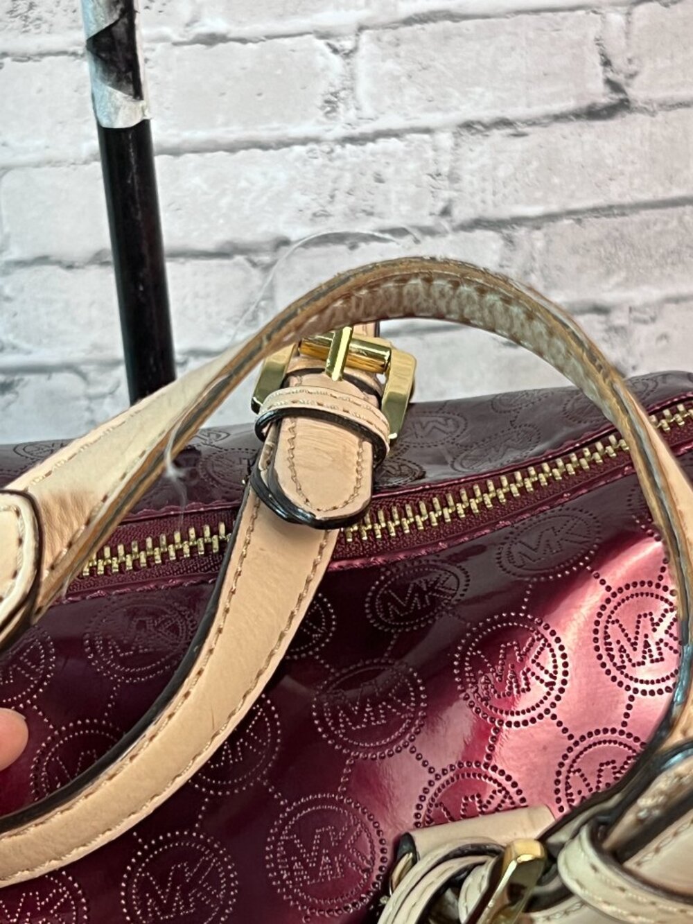 Michael Kors Grayson Barrel patent leather bowling bag - Picture 3 of 7